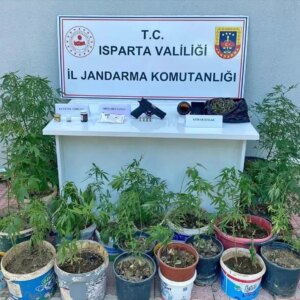 ispartada uyusturucu operasyonu 2 gozalti xAtGb79h