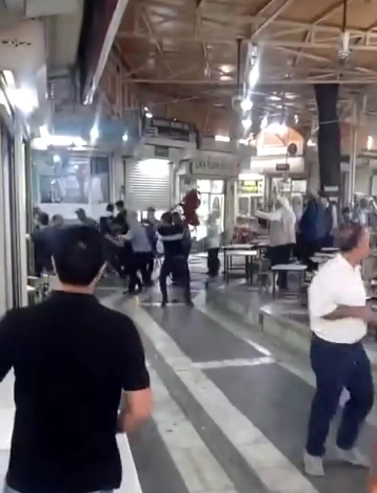 siverekte kahve kavgasi 4 yarali fKh24PtD