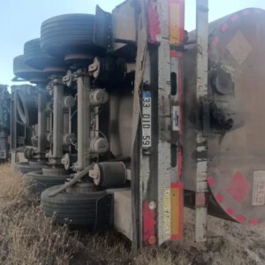 tanker devrildi sofor yaralandi kiW5Vn46