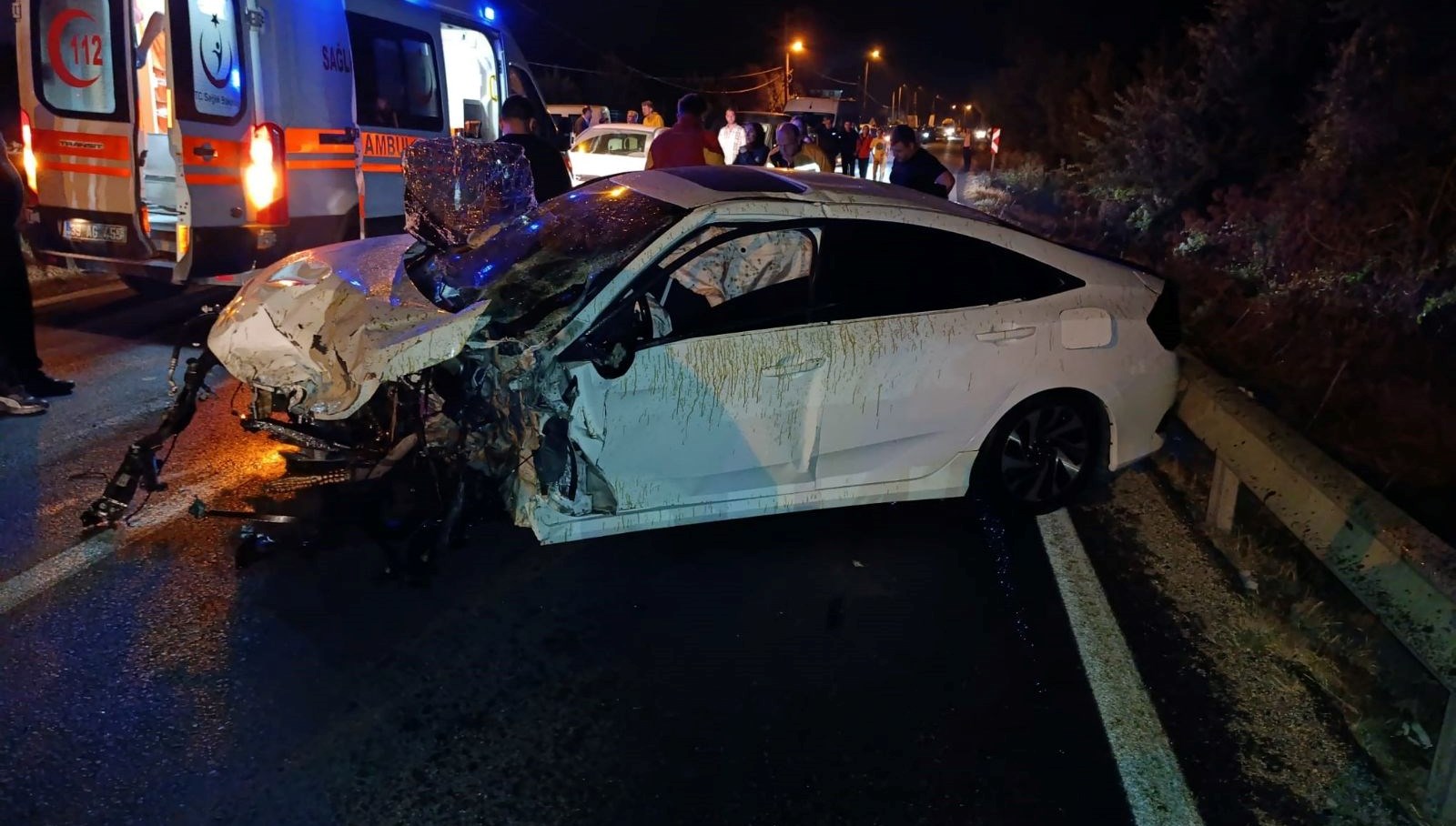 iki otomobil kafa kafaya carpisti cGvkr6s4