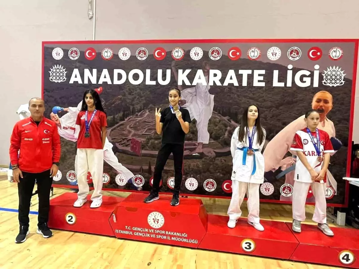 kubra beril culfadan anadolu karate liginde ucunculuk tQTk32K2