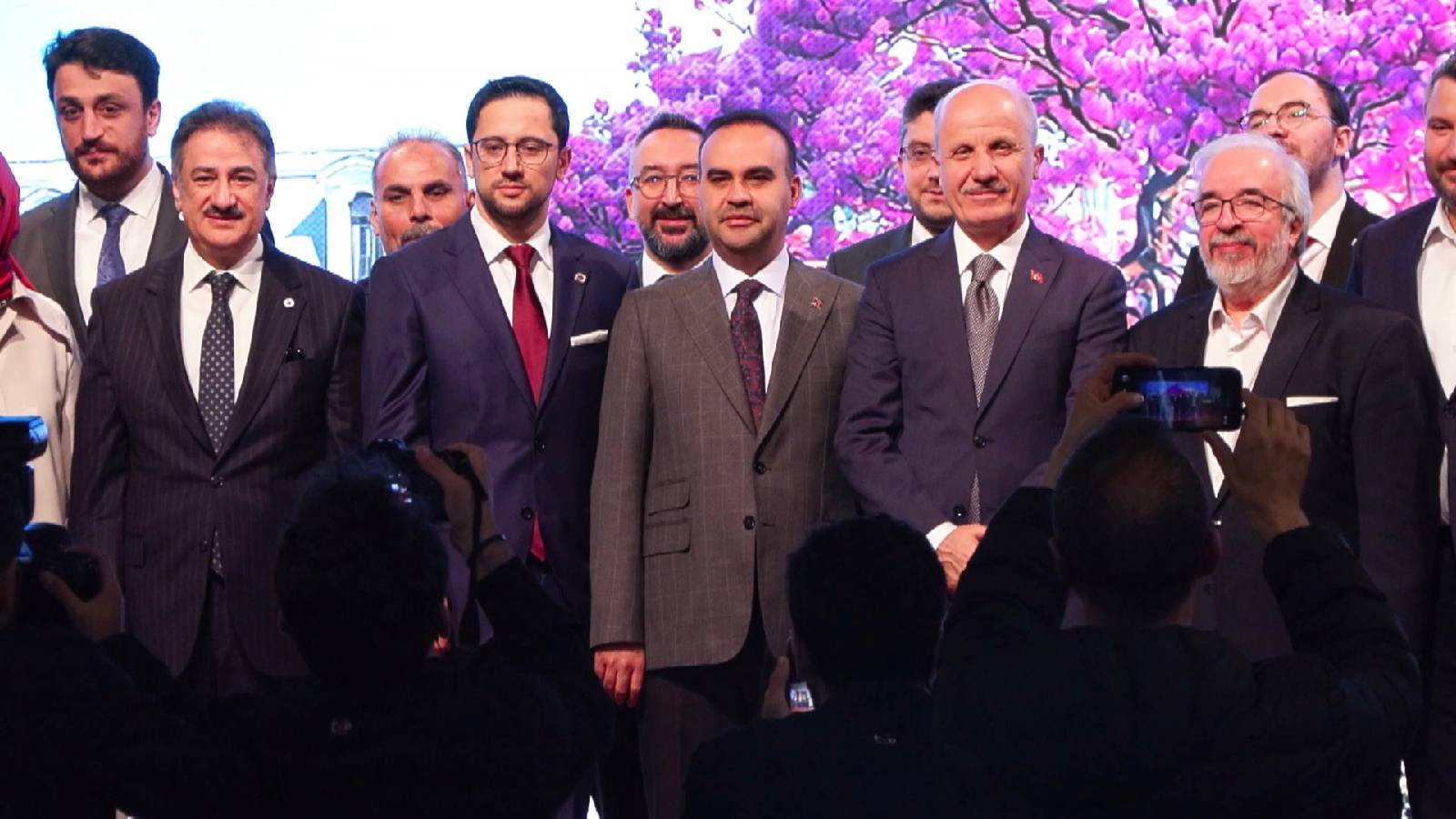 bakan kacir mill gelirimizin yuzde 14unden fazlasini arastirma gelistirmeye ayiriyoruz GnazcVaZ.jpg