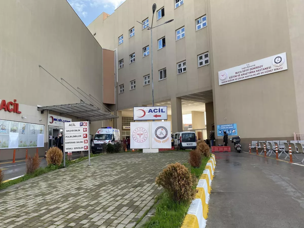 gaziemirde cami avlusunda birakilan bebek hastaneye kaldirildi 2hKq3U2h.jpg