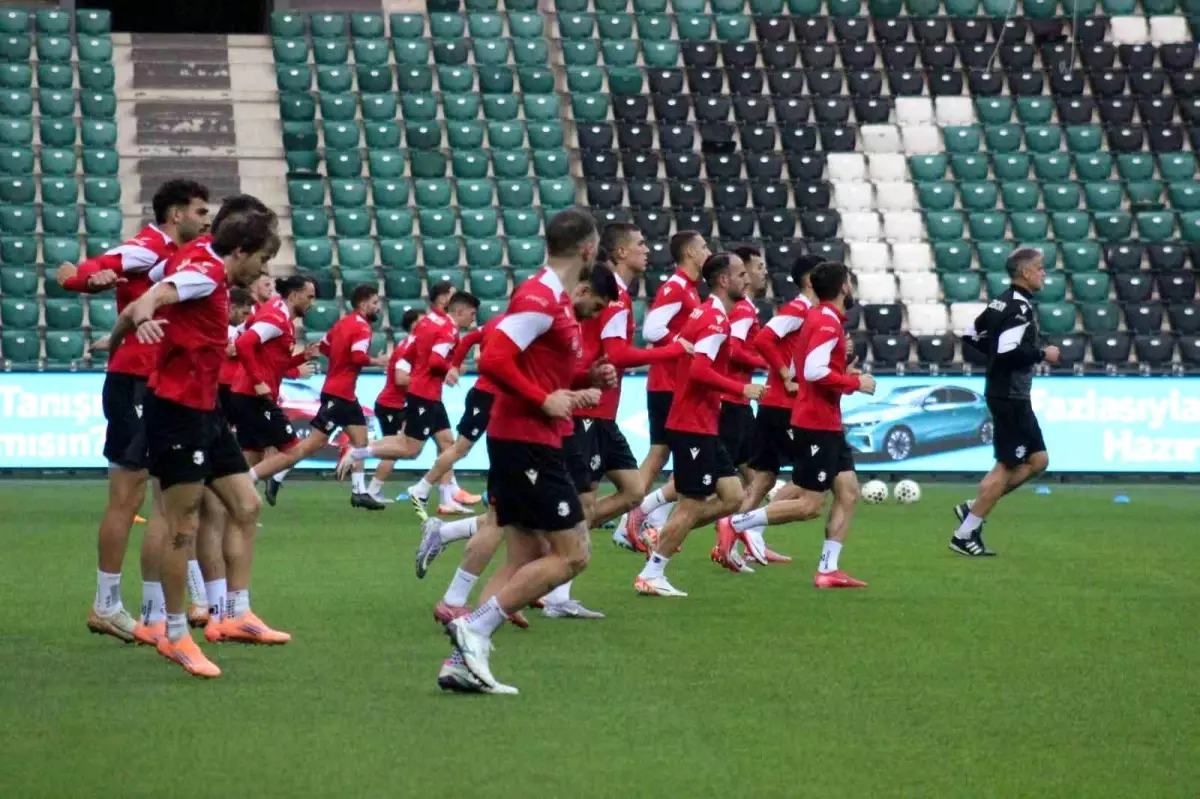 gurcistan turkiye maci icin kocaelide son antrenmanini yapti zdilMbOS.jpg