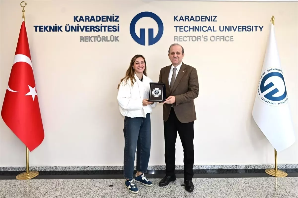 milli boksor buse naz cakiroglundan ktu rektorune ziyaret b1STKrt5.jpg