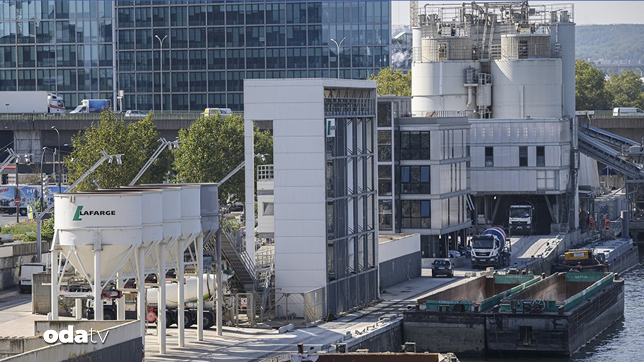 fransanin konustugu isid davasi basladi AqaYGUSI.png