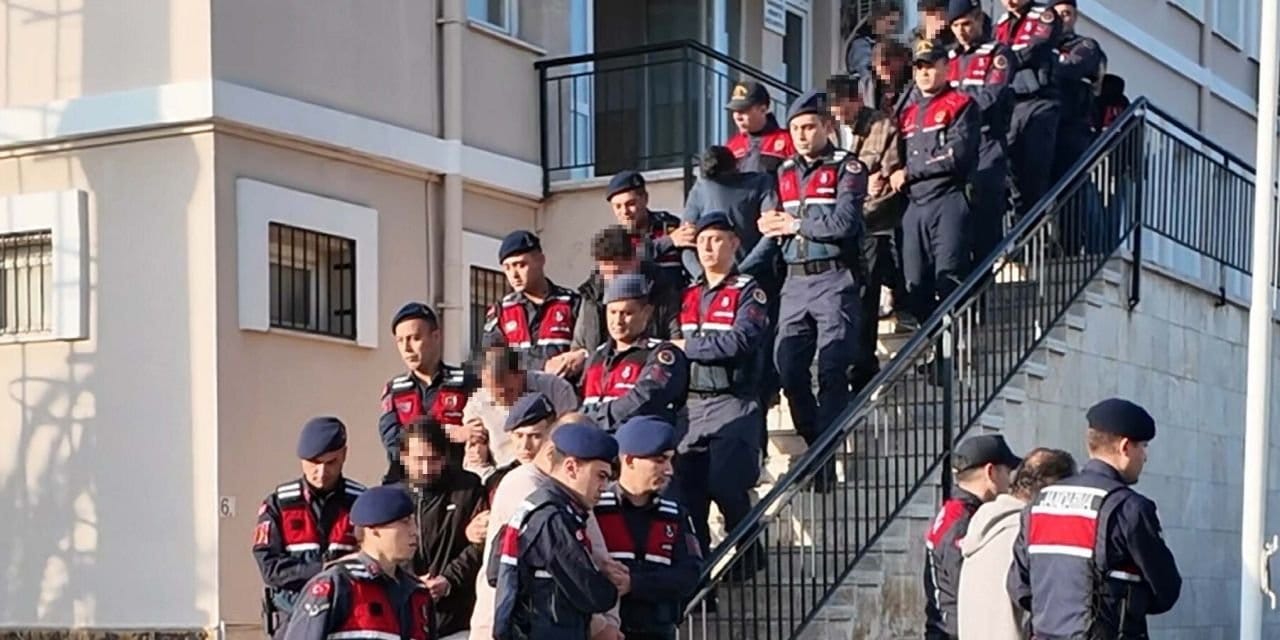 sahte borsa cetesine 7 ilde operasyon 457 milyon liralik vurgun GBx4cXHJ.jpg