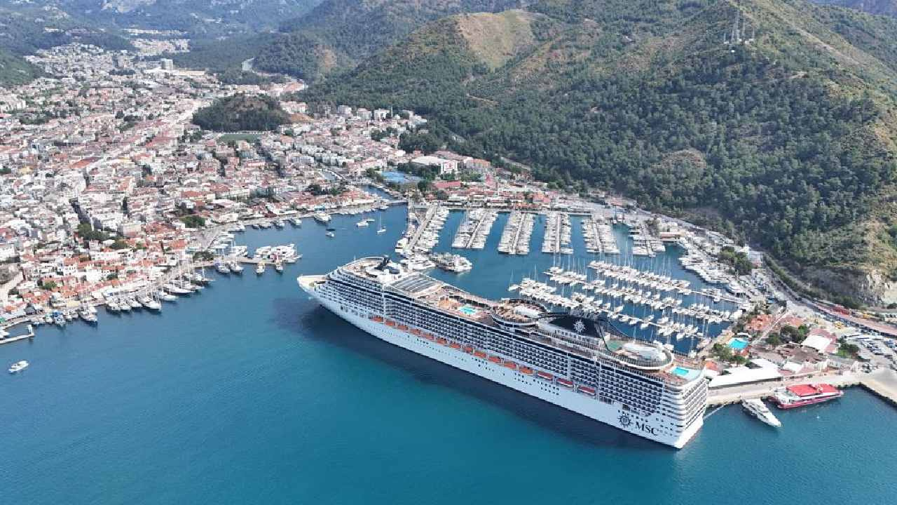 Muğla’ya Gelen Dev Gemi, Binlerce Turisti Ağırladı!